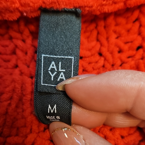 Red Alya Chunky Crop Knit Sweater - Picture 4 of 7